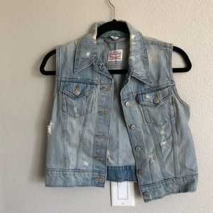 Levi’s denim vest